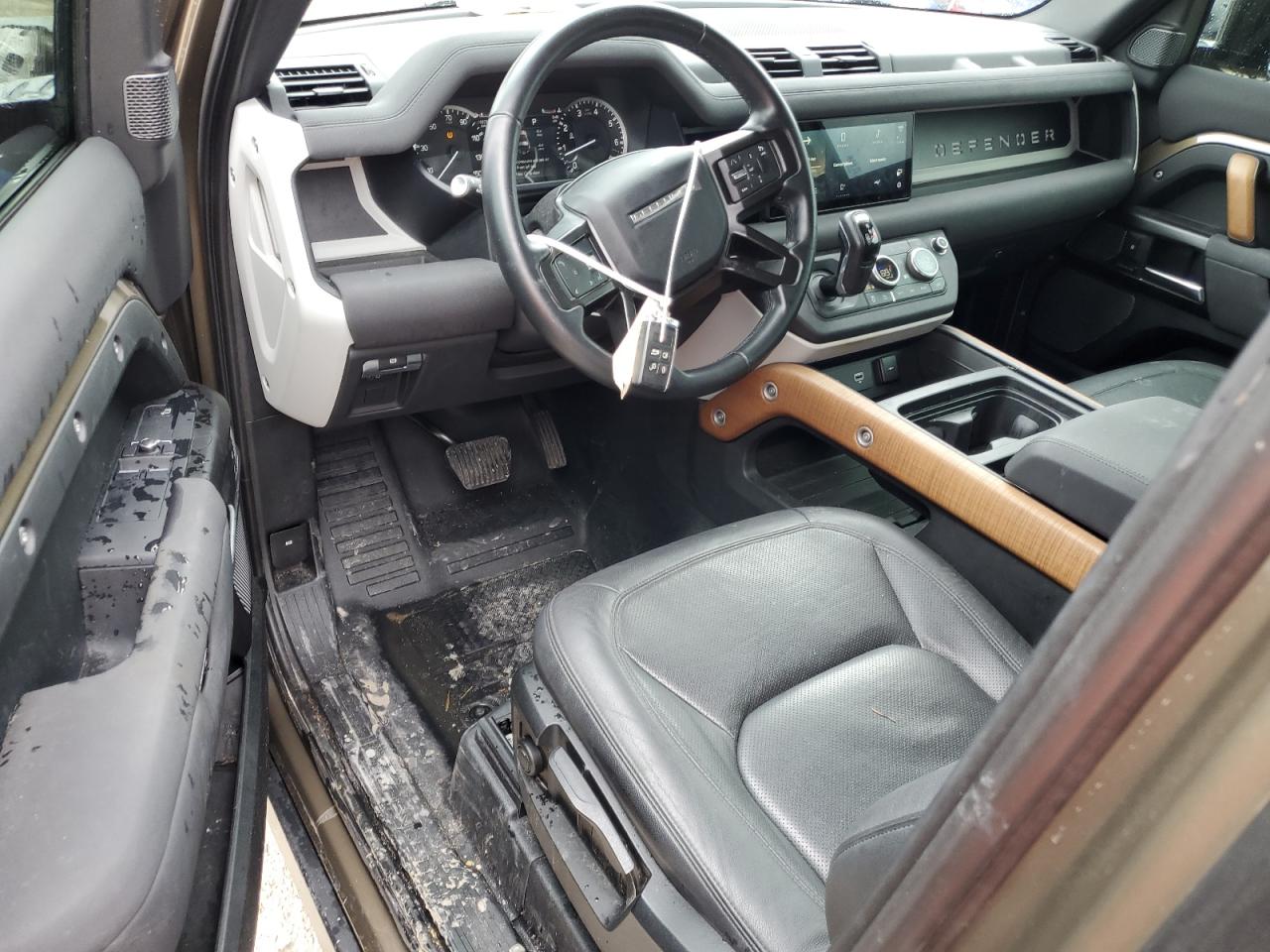 2023 Land Rover Defender - Image 8