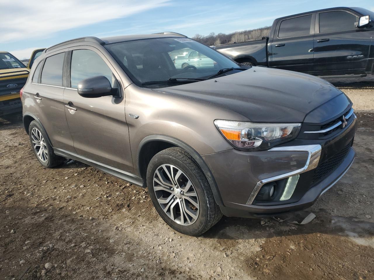 2018 Mitsubishi Outlander - Image 4