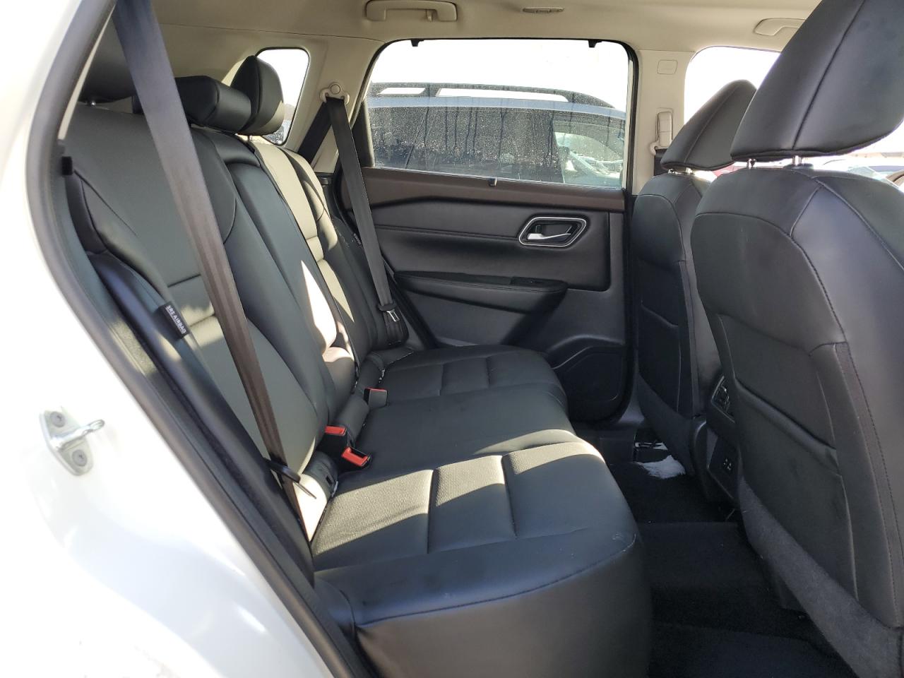 2021 Nissan Rogue - Image 11