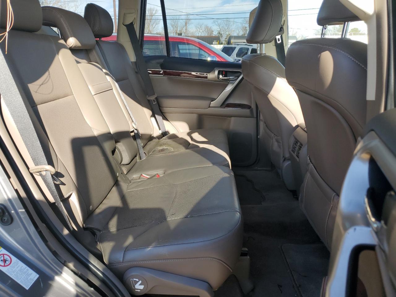 2011 Lexus GX - Image 11