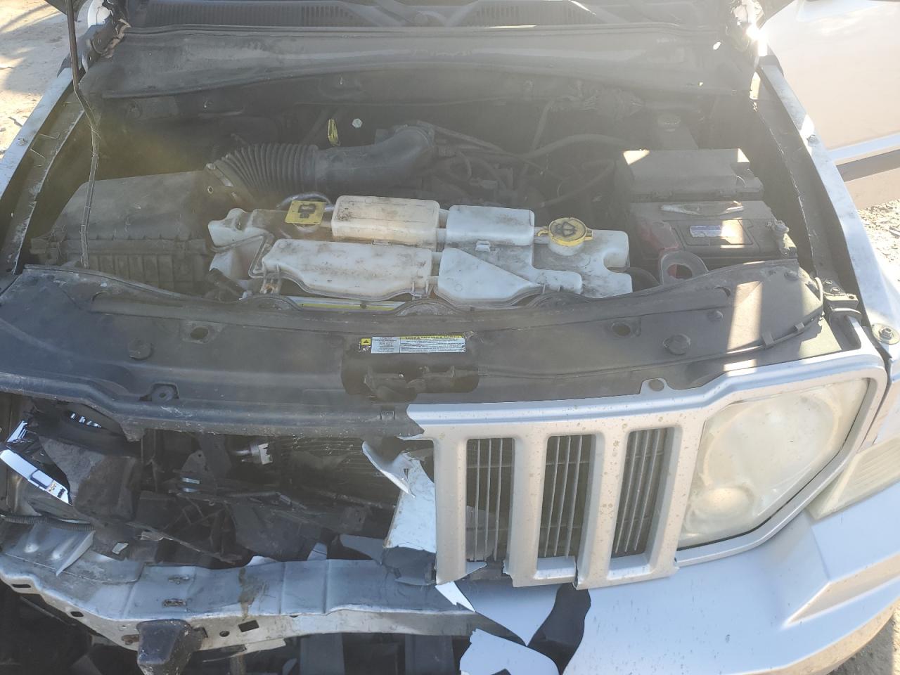 2012 Jeep Liberty (North America) - Image 14