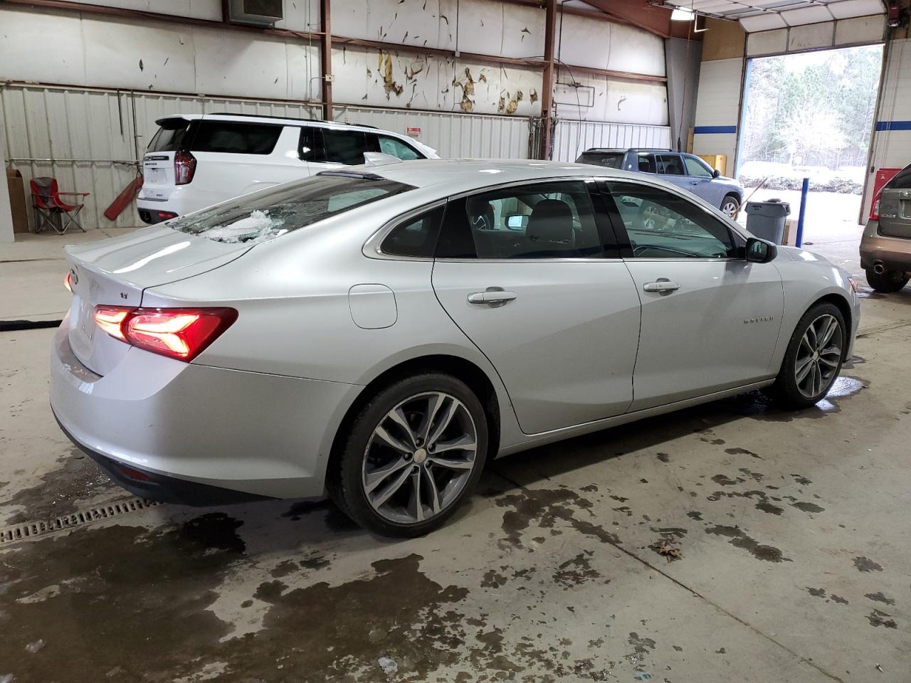 2022 Chevrolet Malibu - Image 3
