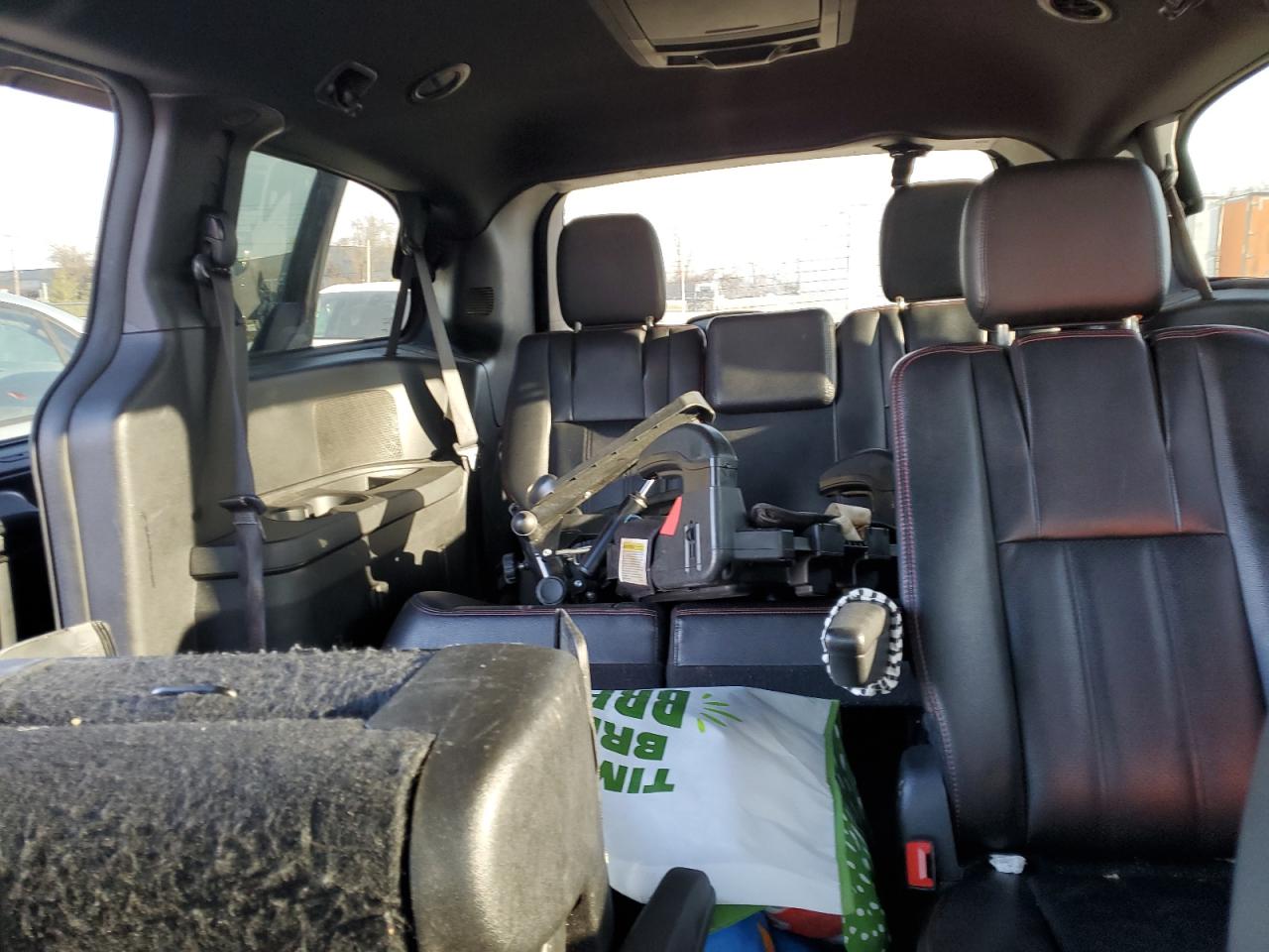 2019 Dodge Caravan - Image 10
