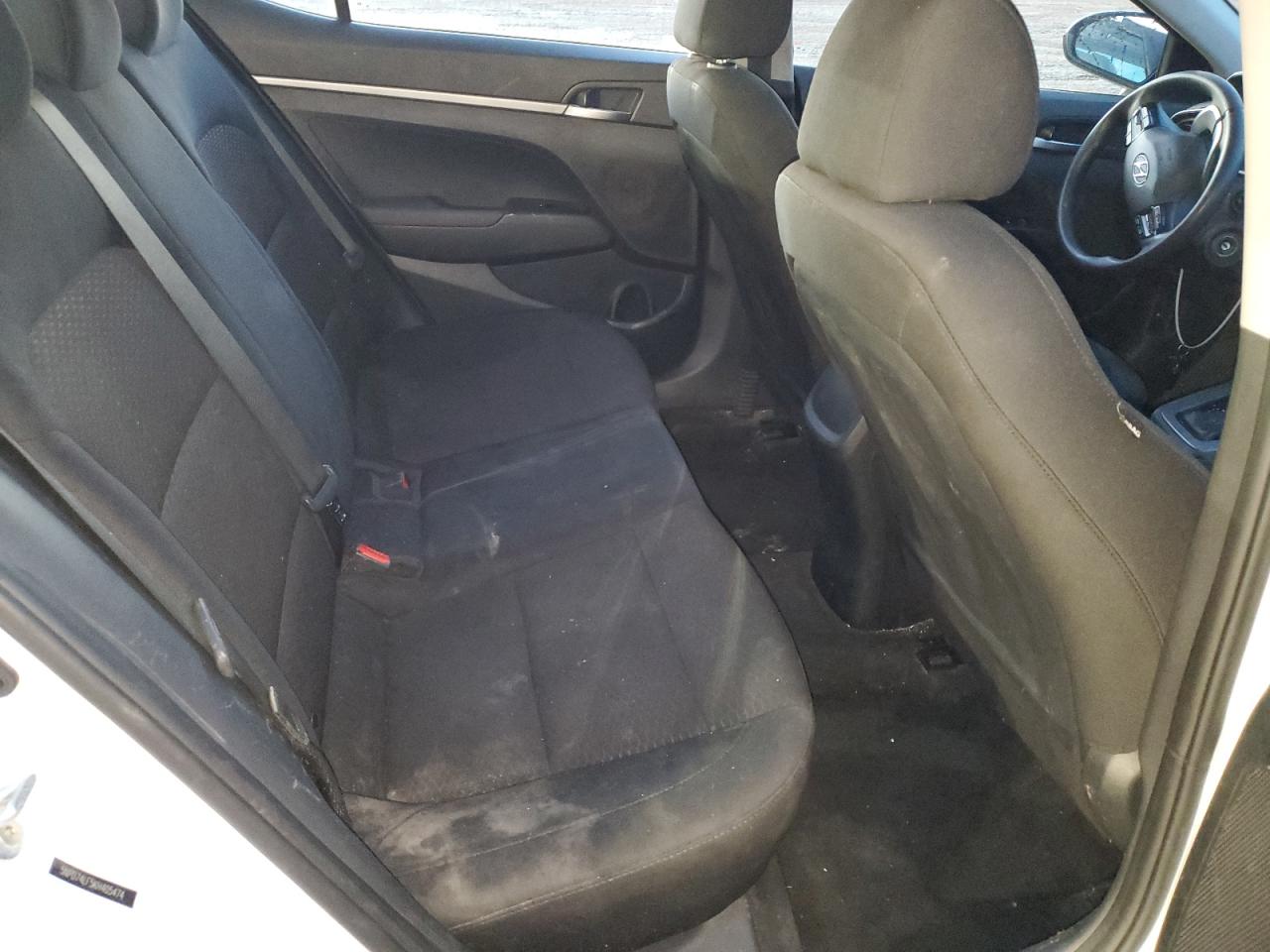 2019 Hyundai Elantra - Image 10