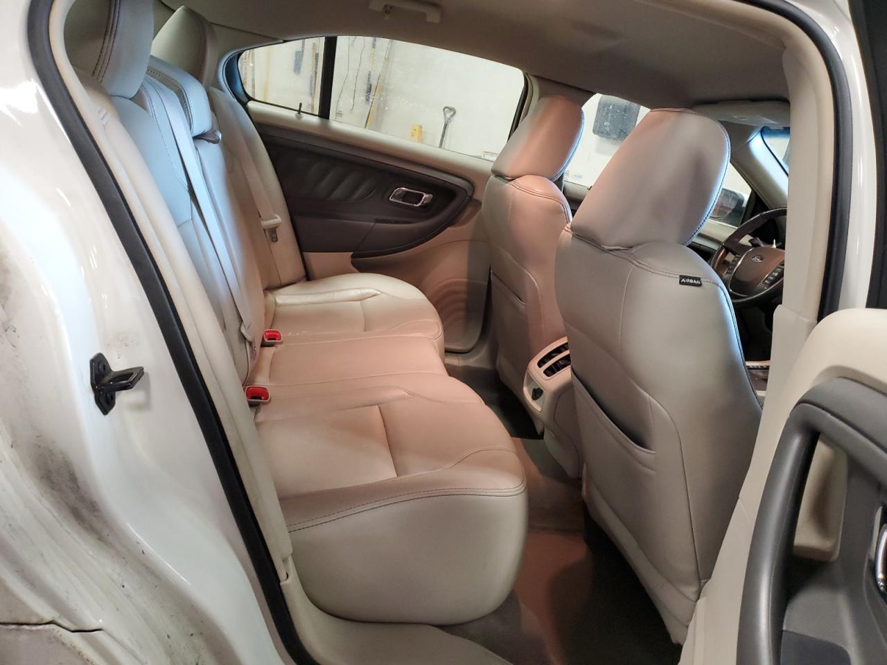 2010 Ford Taurus - Image 10