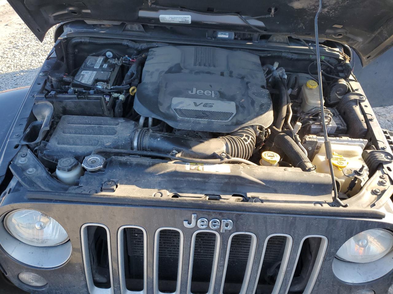2016 Jeep Wrangler - Image 11