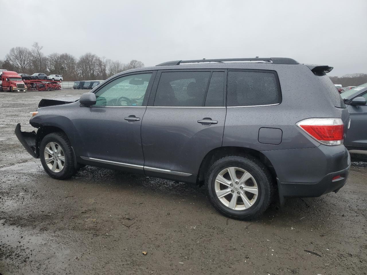 2013 Toyota Highlander - Image 2