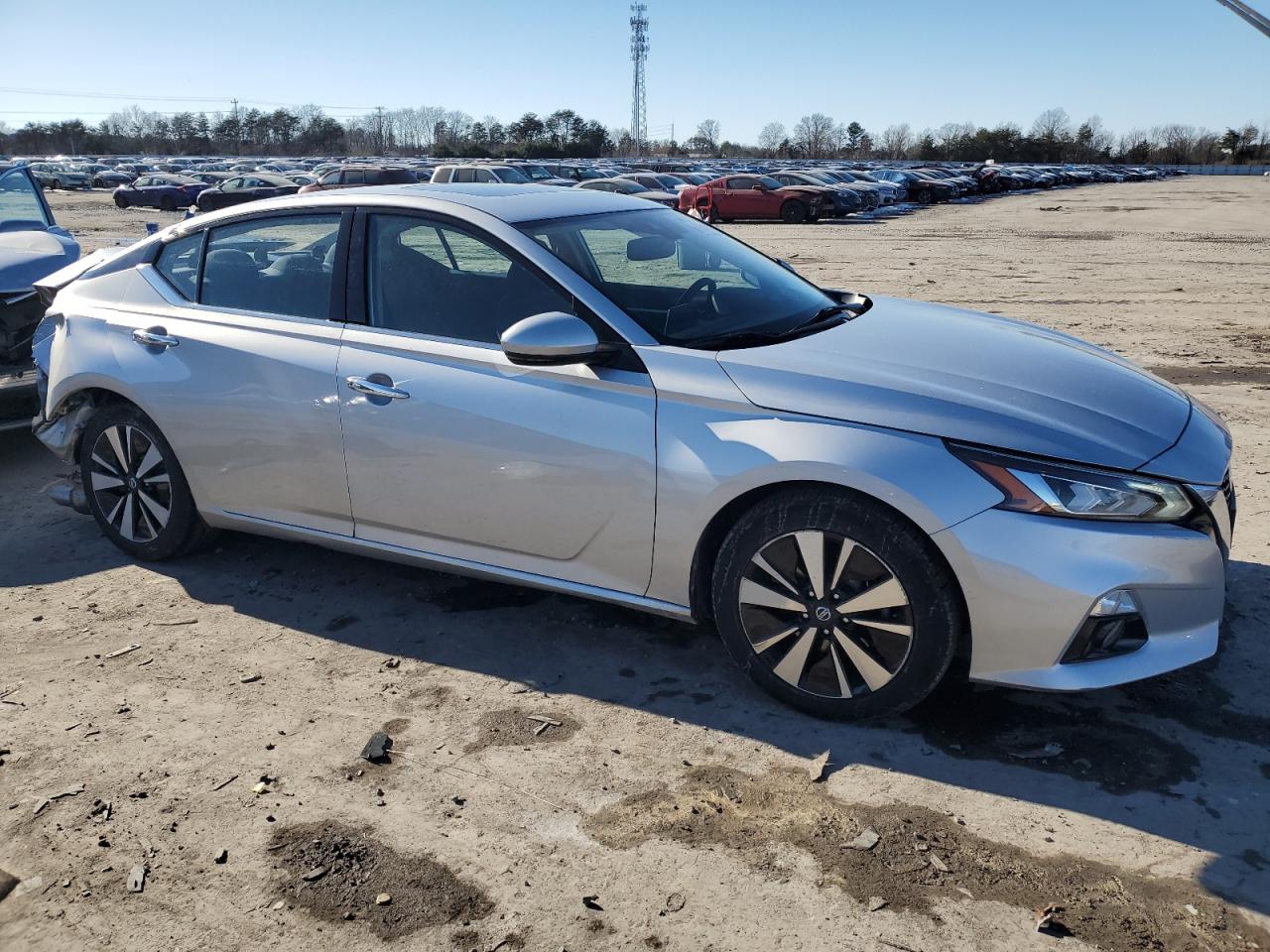 2020 Nissan Altima - Image 4