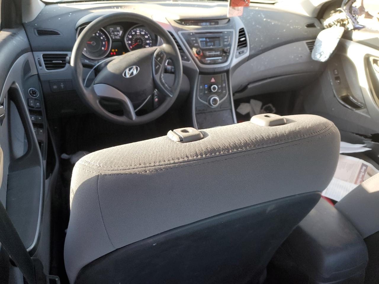 2015 Hyundai Elantra - Image 8