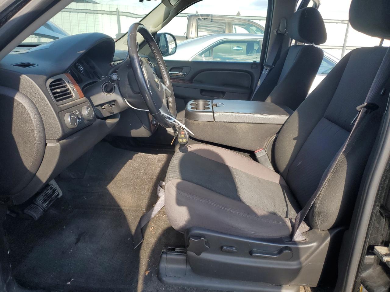 2011 Chevrolet Suburban - Image 7