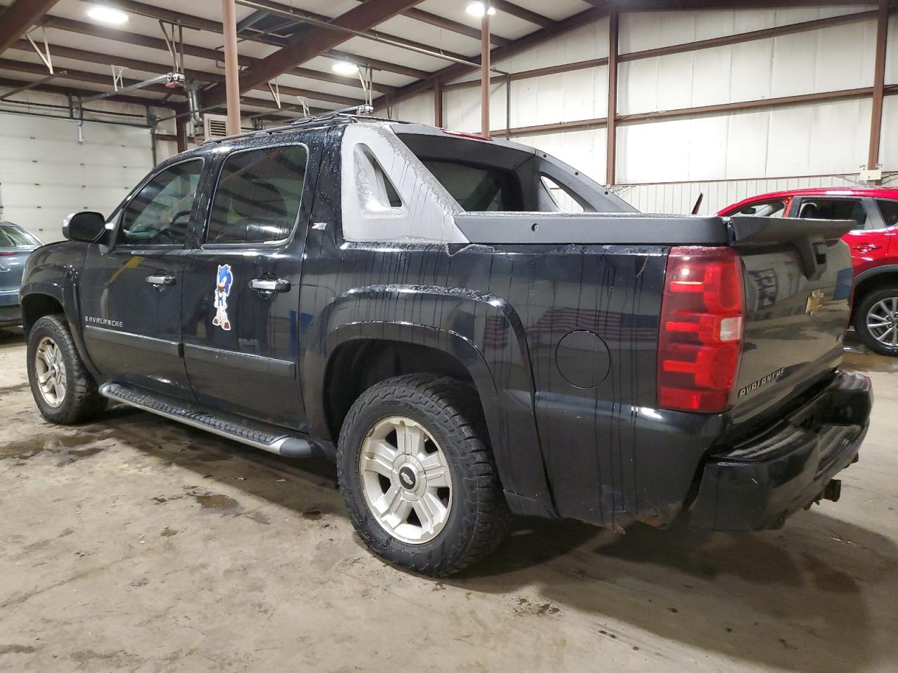 2007 Chevrolet Avalanche - Image 2
