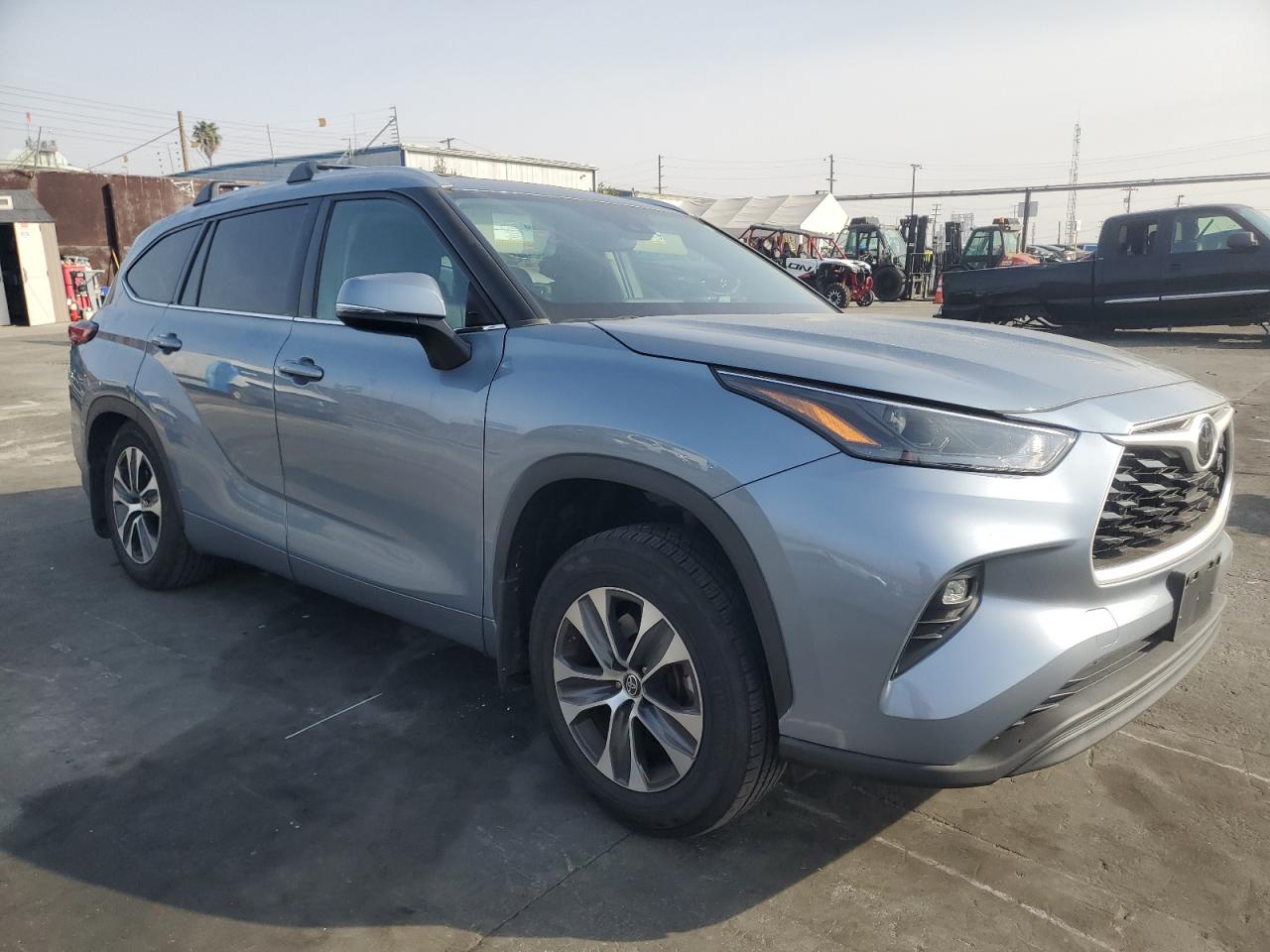 2022 Toyota Highlander - Image 4
