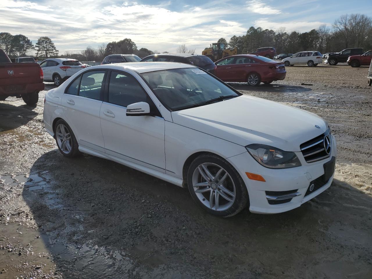 VIN WDDGF4HB0EA946343 2014 MERCEDES-BENZ C-CLASS no.4