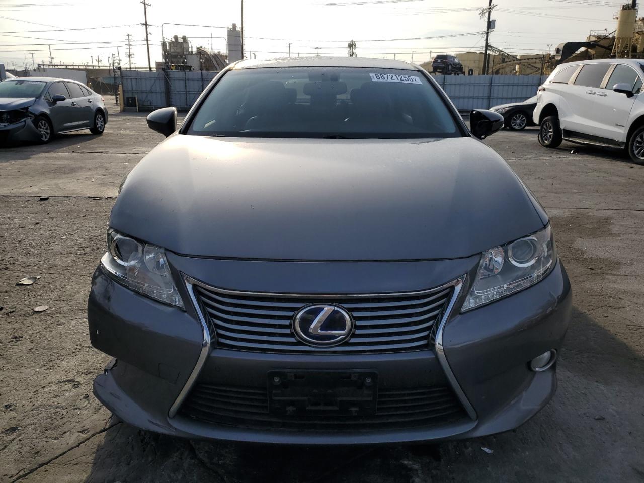2014 Lexus ES - Image 5
