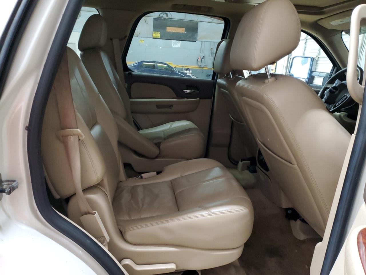 2011 GMC Yukon - Image 11