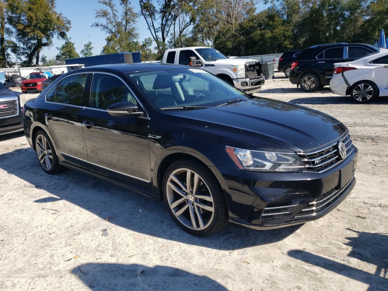 2017 Volkswagen Passat - Image 4