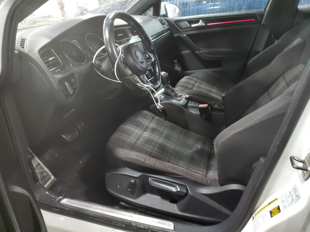 2016 Volkswagen GTI - Image 7