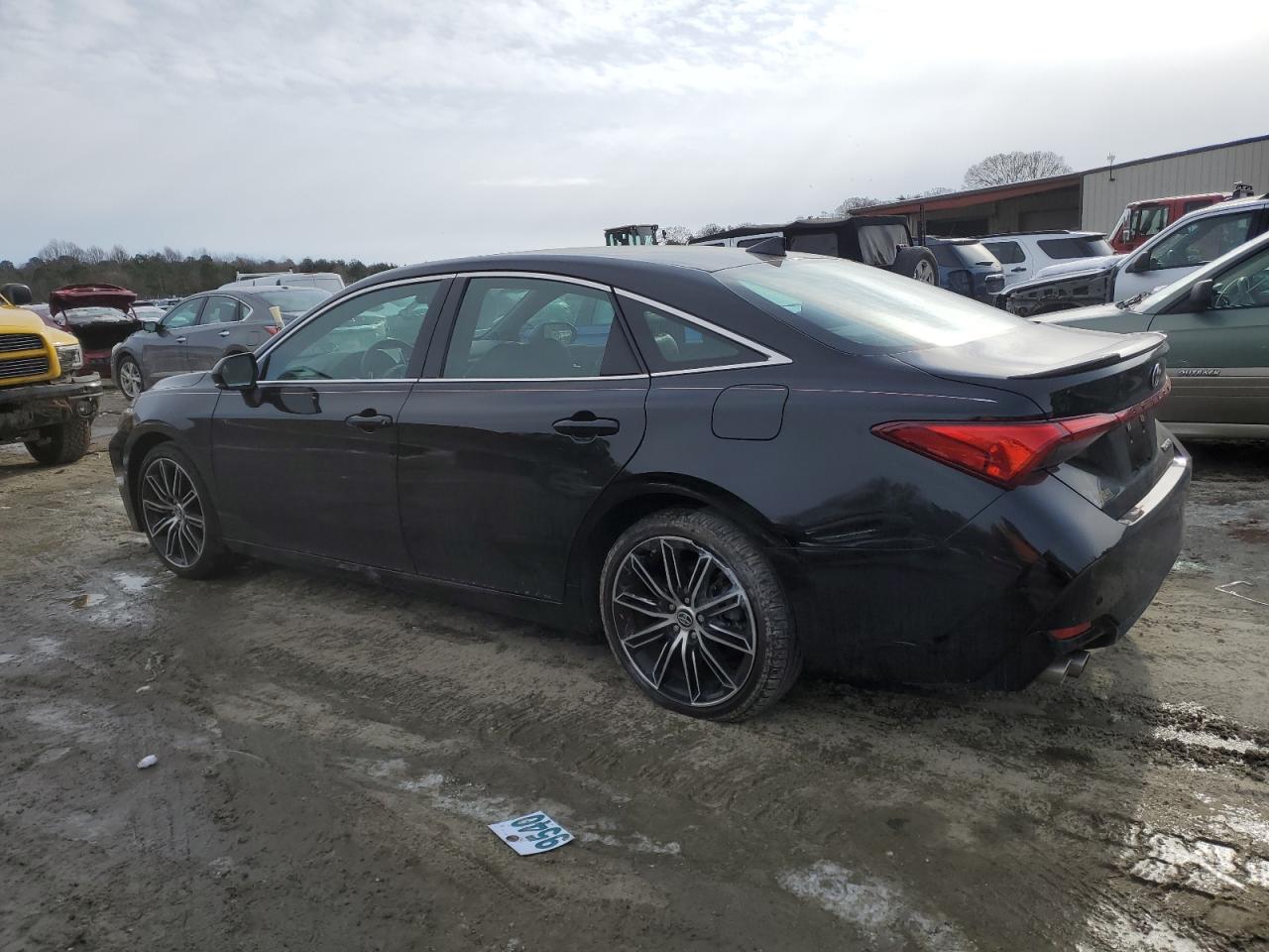 2019 Toyota Avalon - Image 2