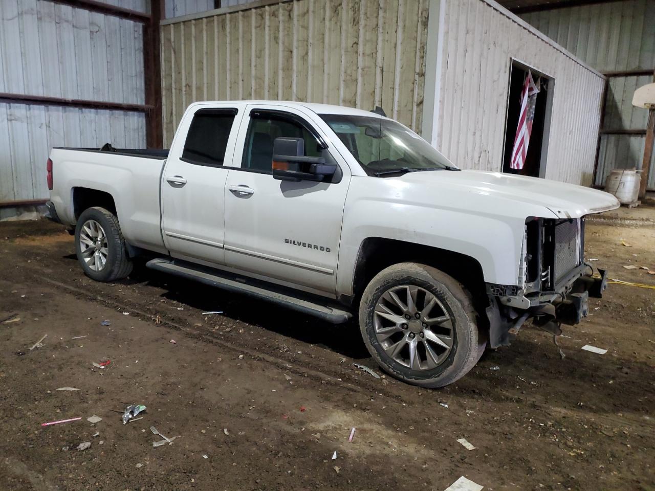 2015 Chevrolet Silverado - Image 4