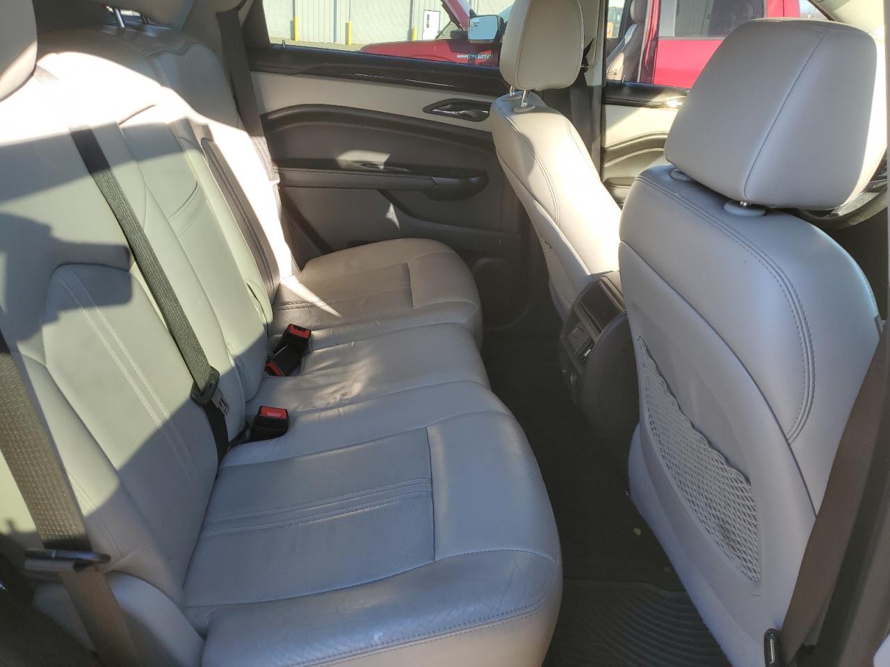 2016 Cadillac SRX - Image 11