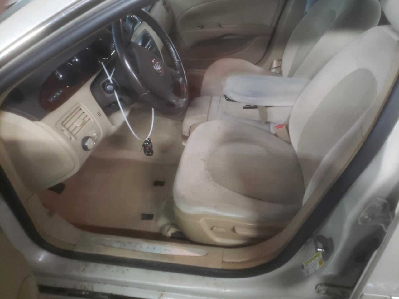 2011 Buick Lucerne - Image 7