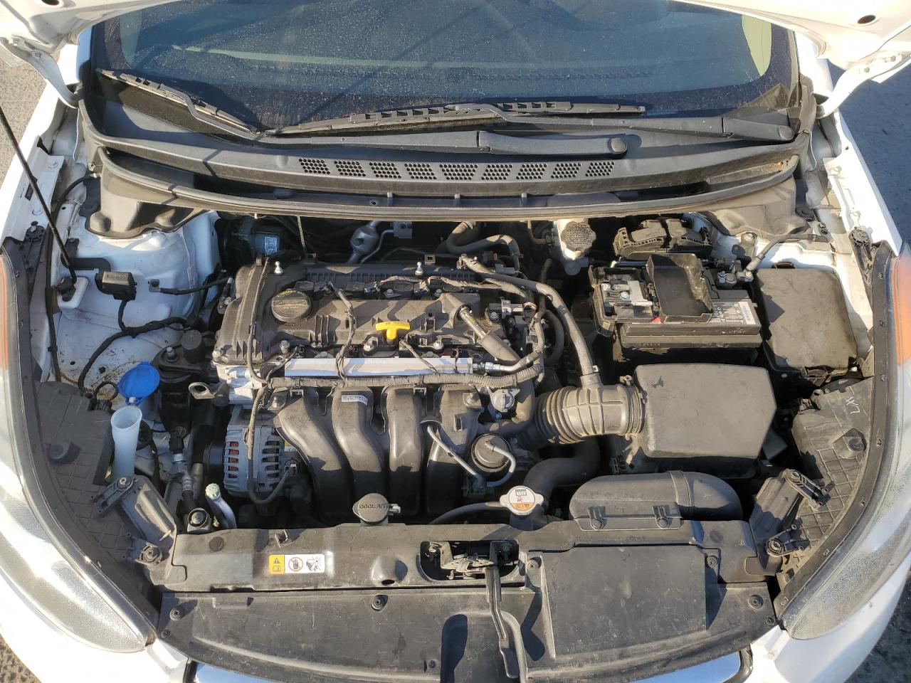 2013 Hyundai Elantra - Image 11