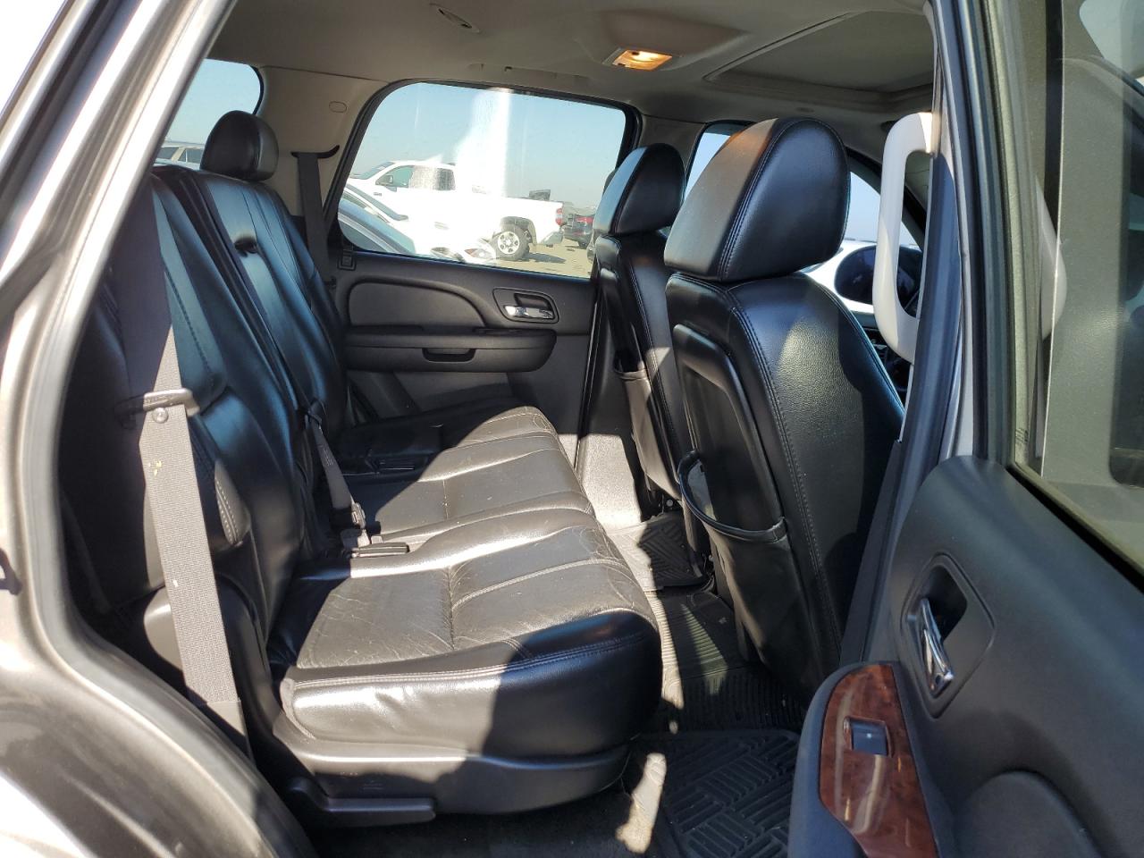 2007 Chevrolet Tahoe - Image 11