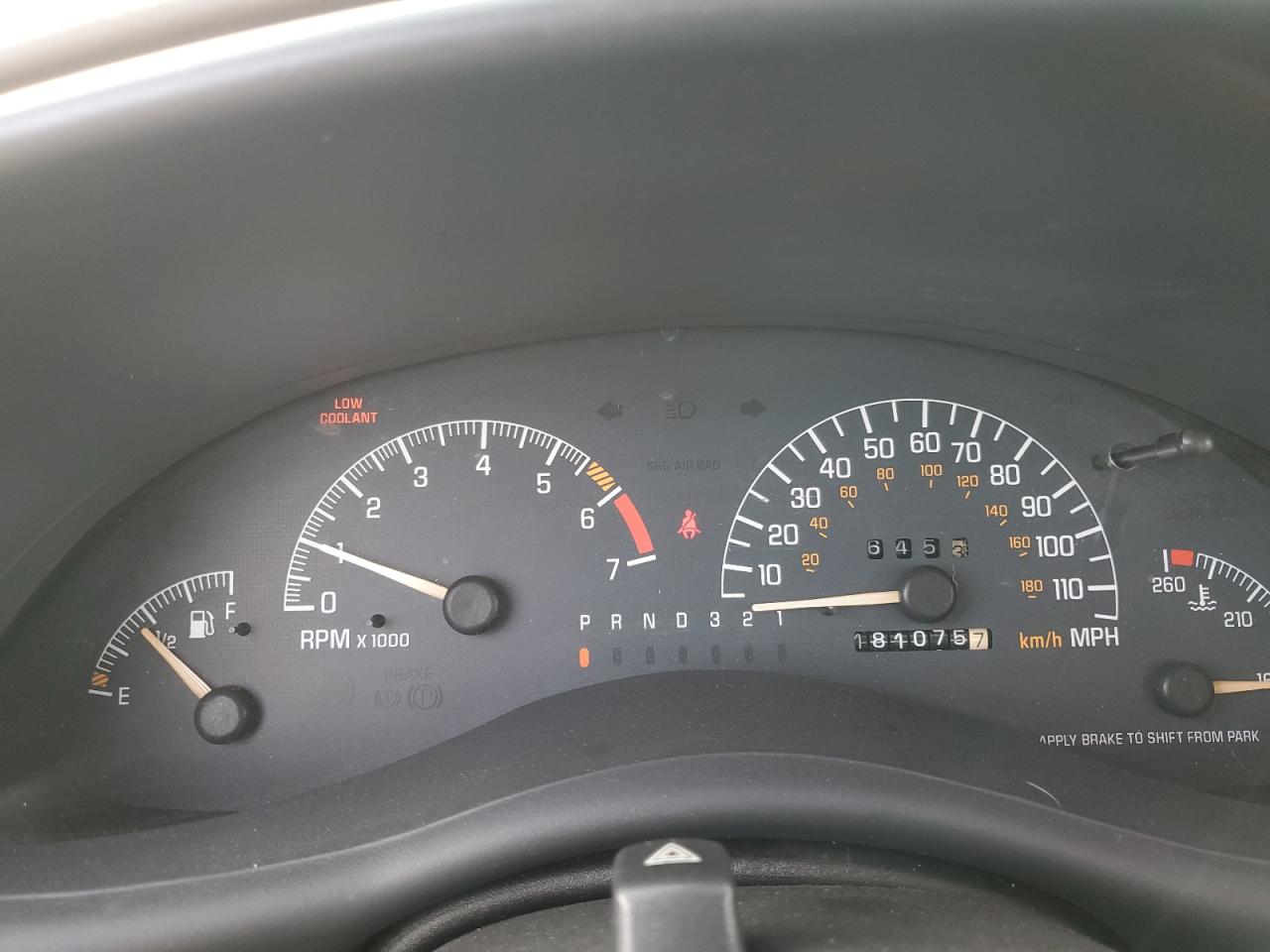 2002 Pontiac Grand Prix - Image 9