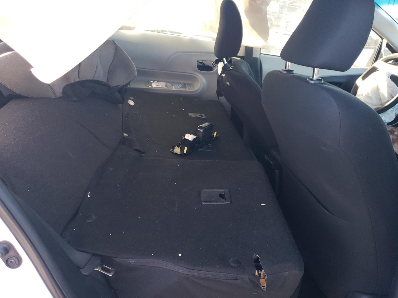 2013 Toyota Prius - Image 11