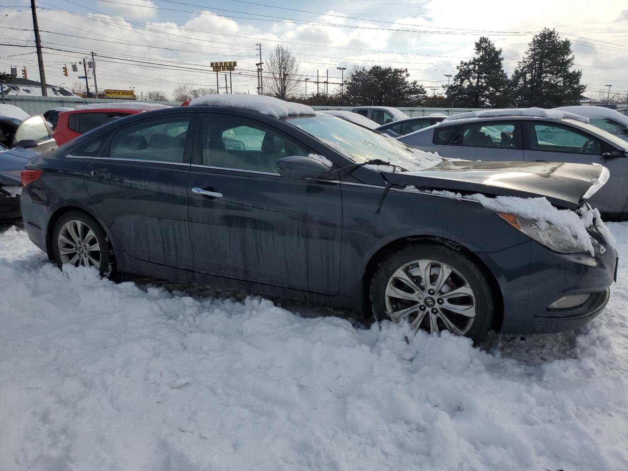 2013 Hyundai Sonata - Image 4