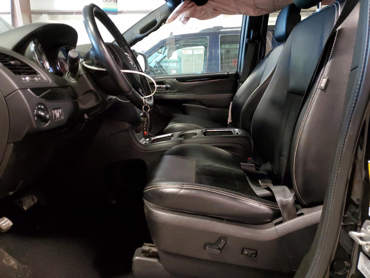 2016 Dodge Caravan - Image 7
