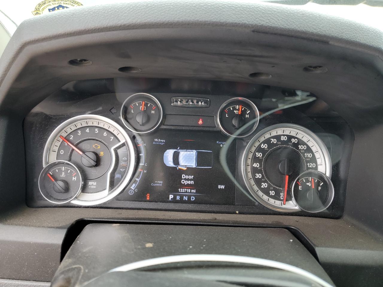 2015 RAM 1500 - Image 9