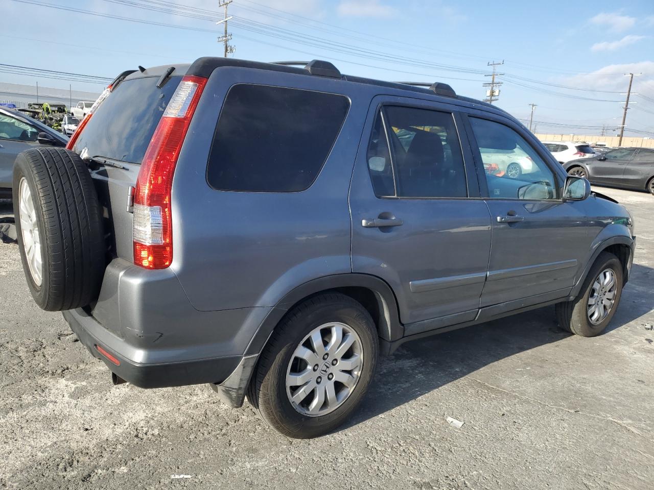 2005 Honda CR-V - Image 3