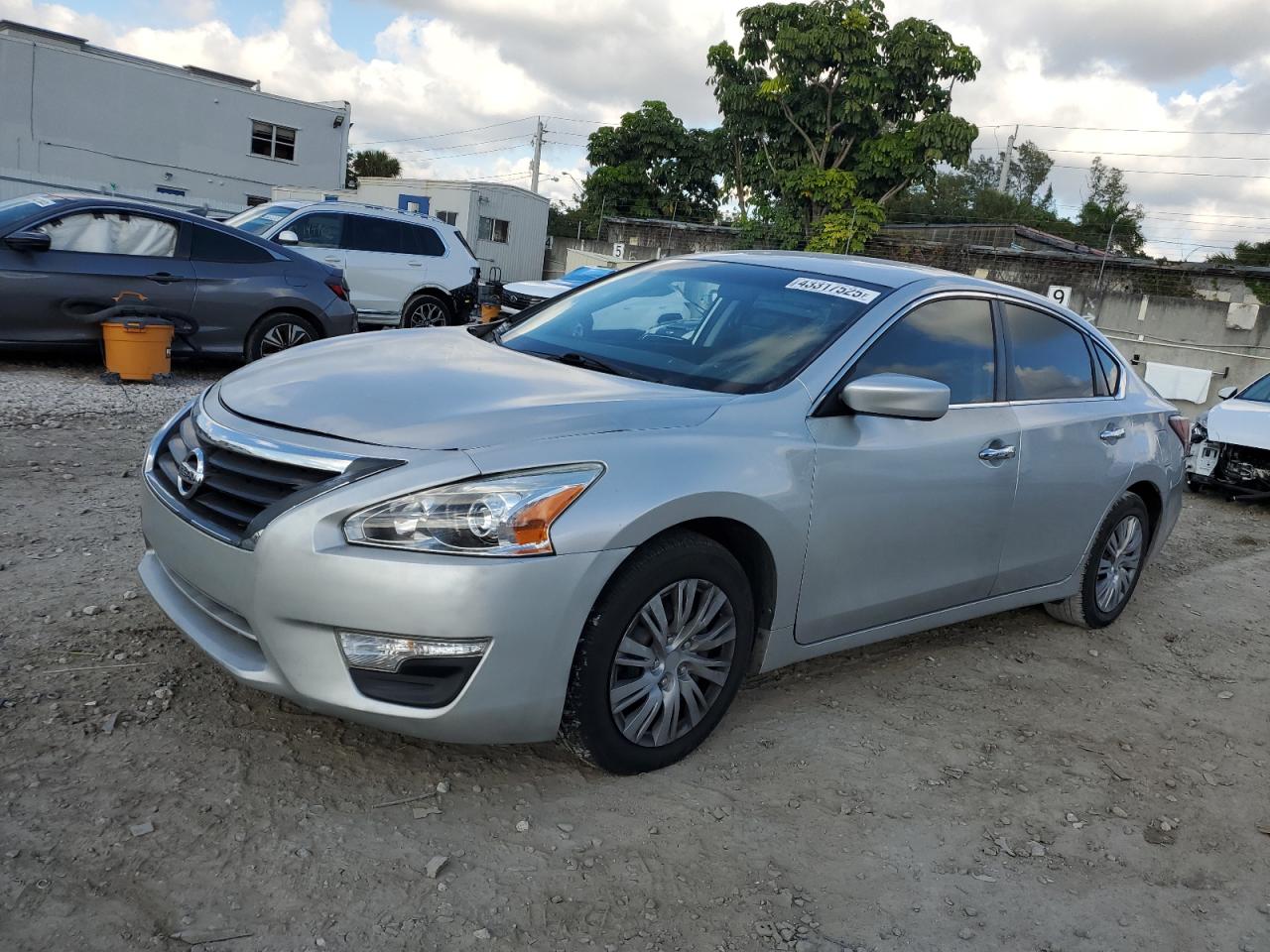 2014 Nissan Altima - Image 1