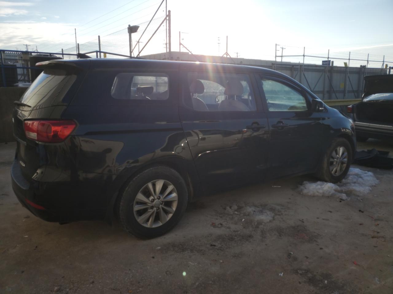 2016 Kia Sedona - Image 3