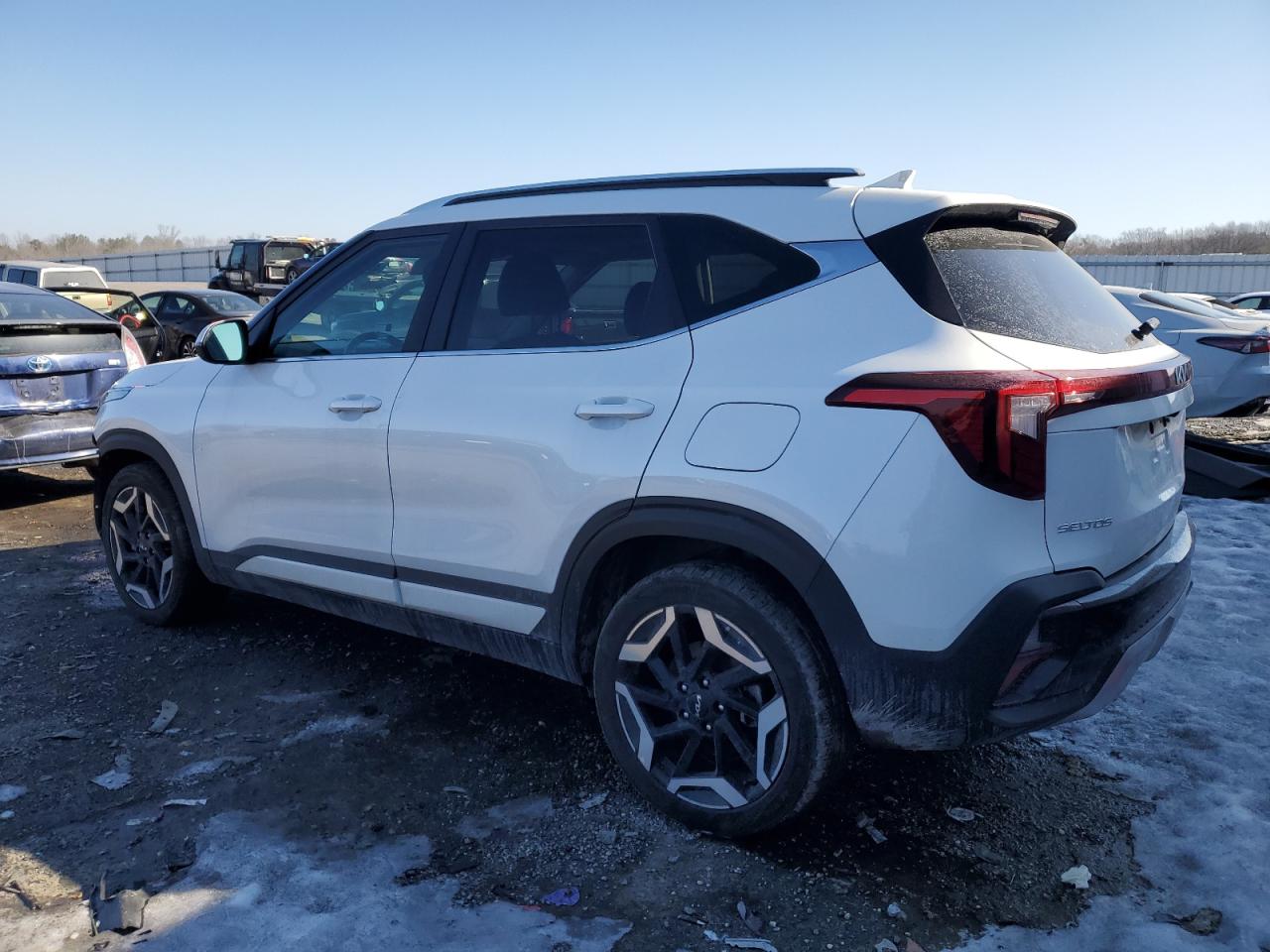 2024 Kia Seltos - Image 2