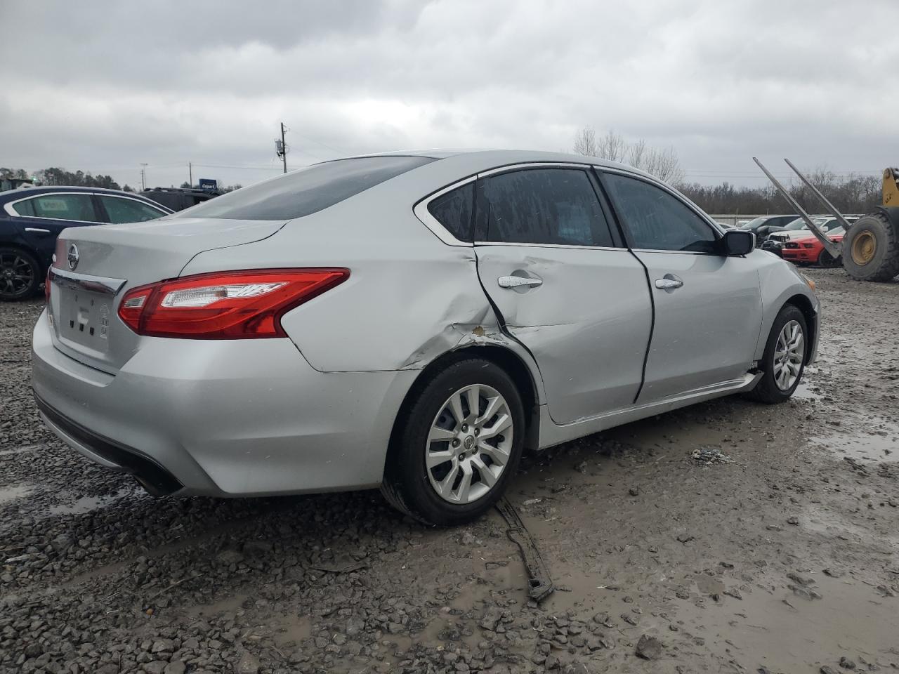 2017 Nissan Altima - Image 3
