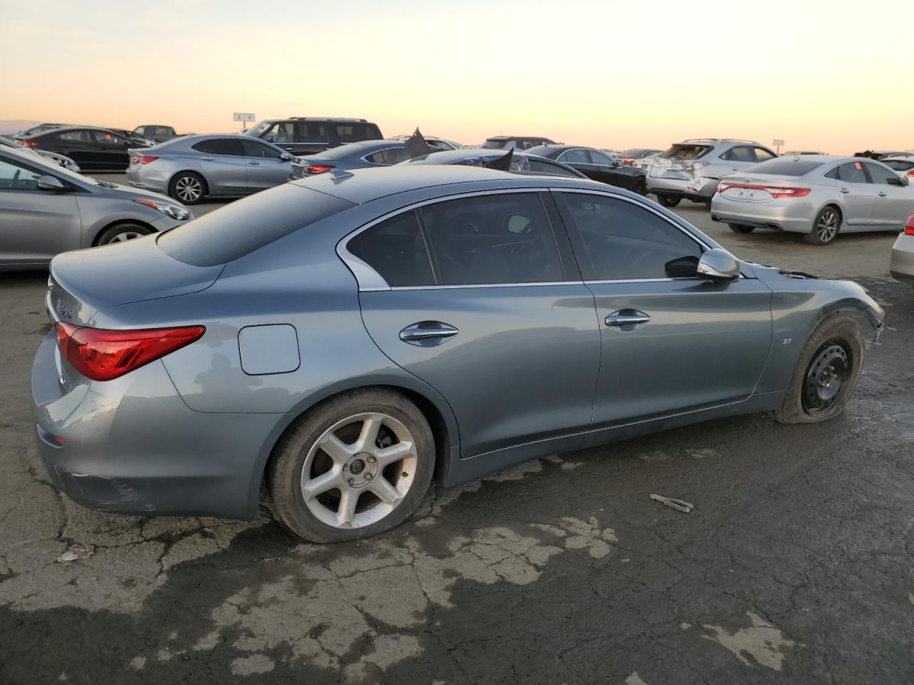 VIN JN1BV7AP2FM335327 2015 INFINITI Q50 no.3