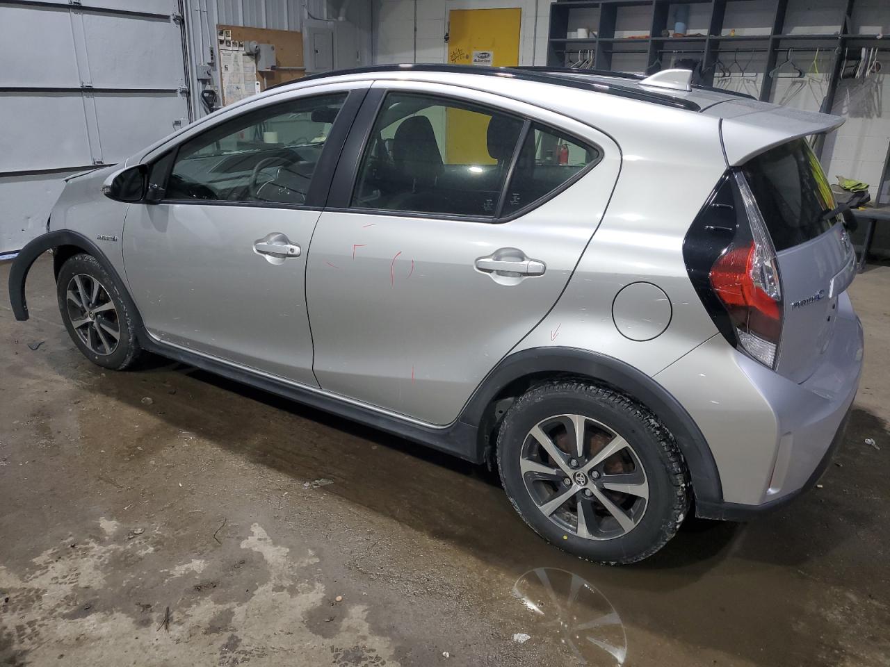 2018 Toyota Prius - Image 2