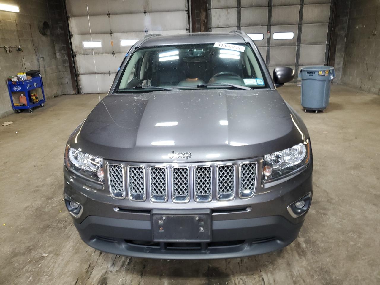 VIN 1C4NJDEB3HD192667 2017 JEEP COMPASS no.5