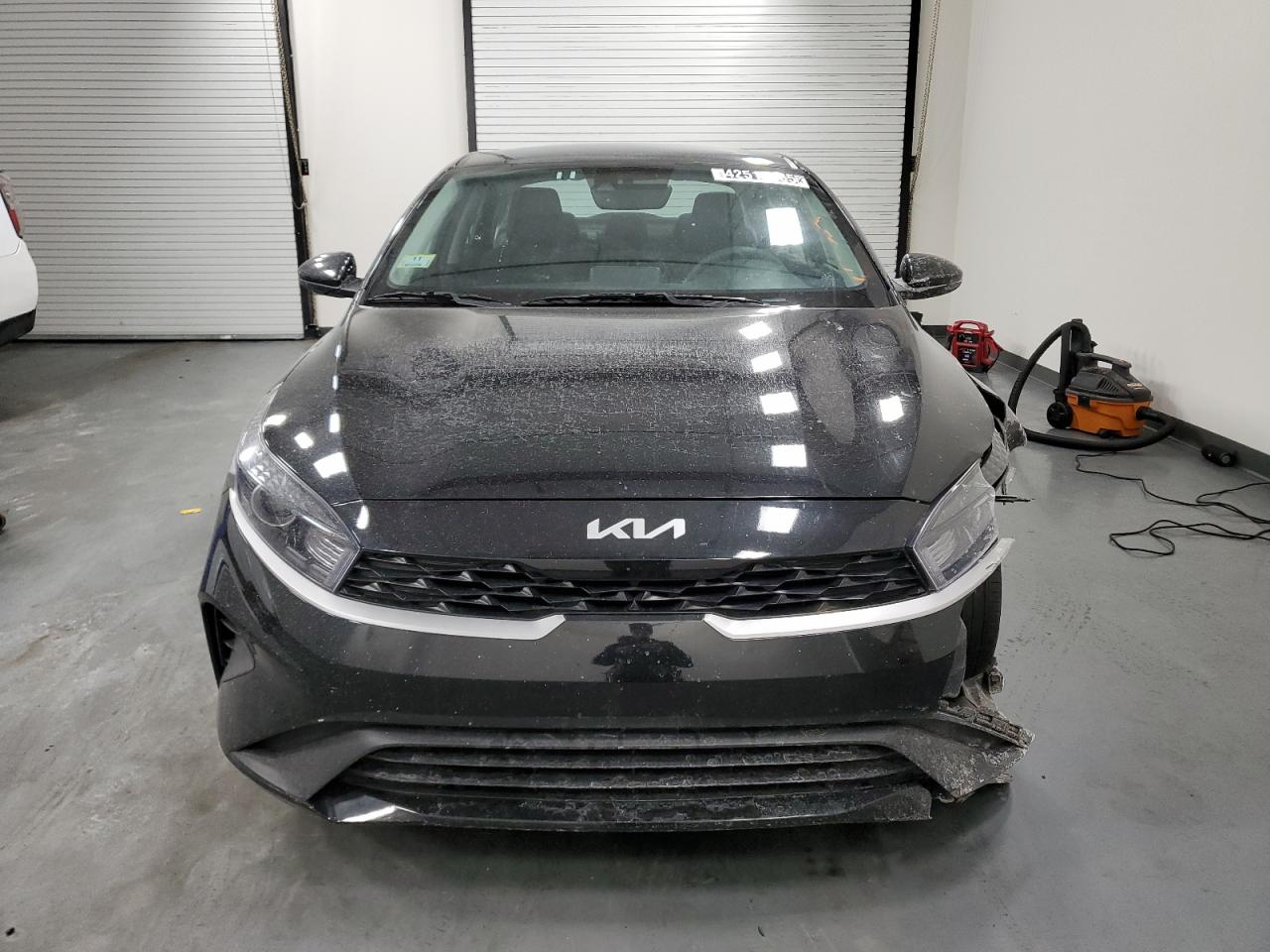 2023 Kia Forte - Image 5