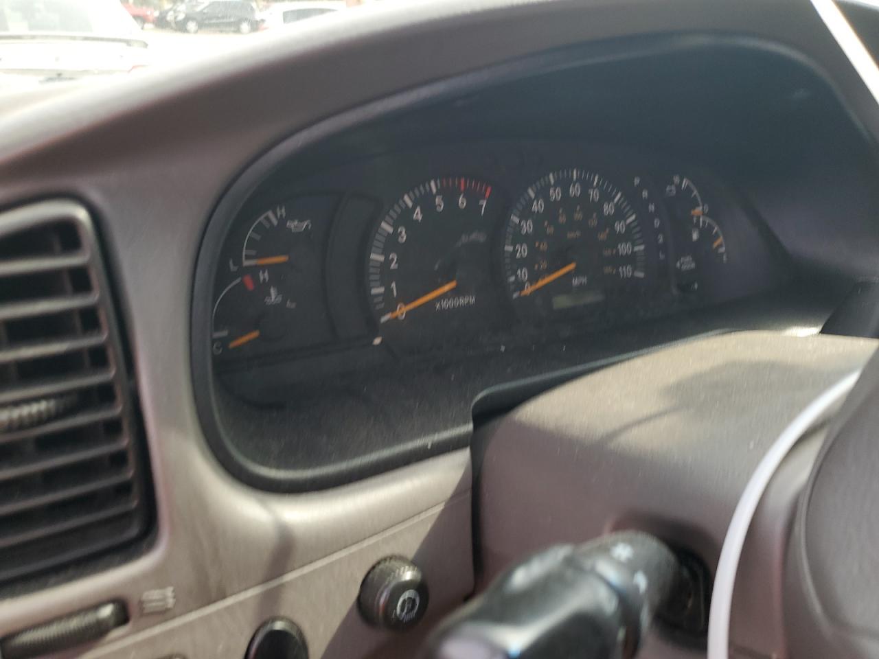 2004 Toyota Tundra - Image 9