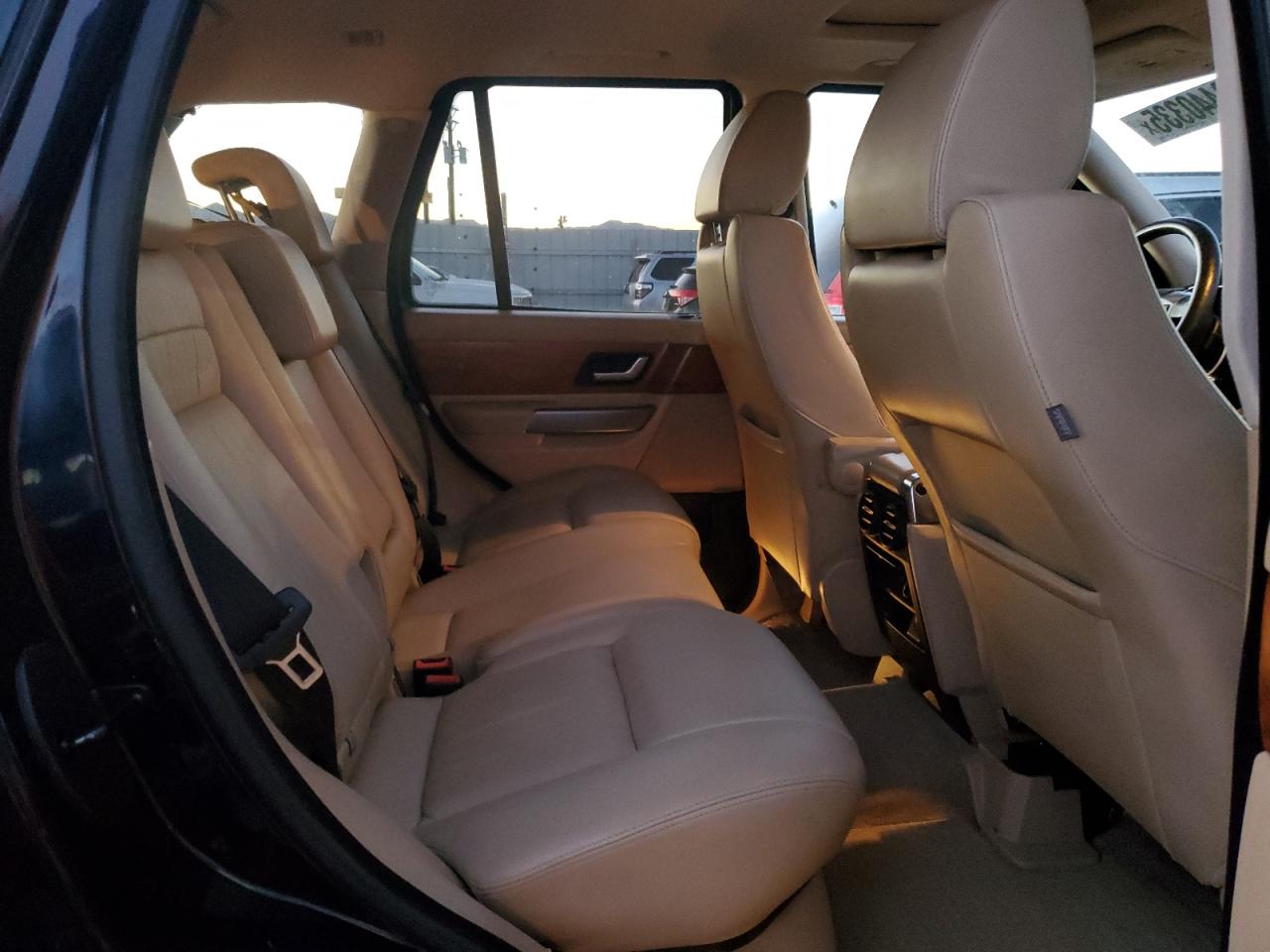 2008 Land Rover Range Rover - Image 11