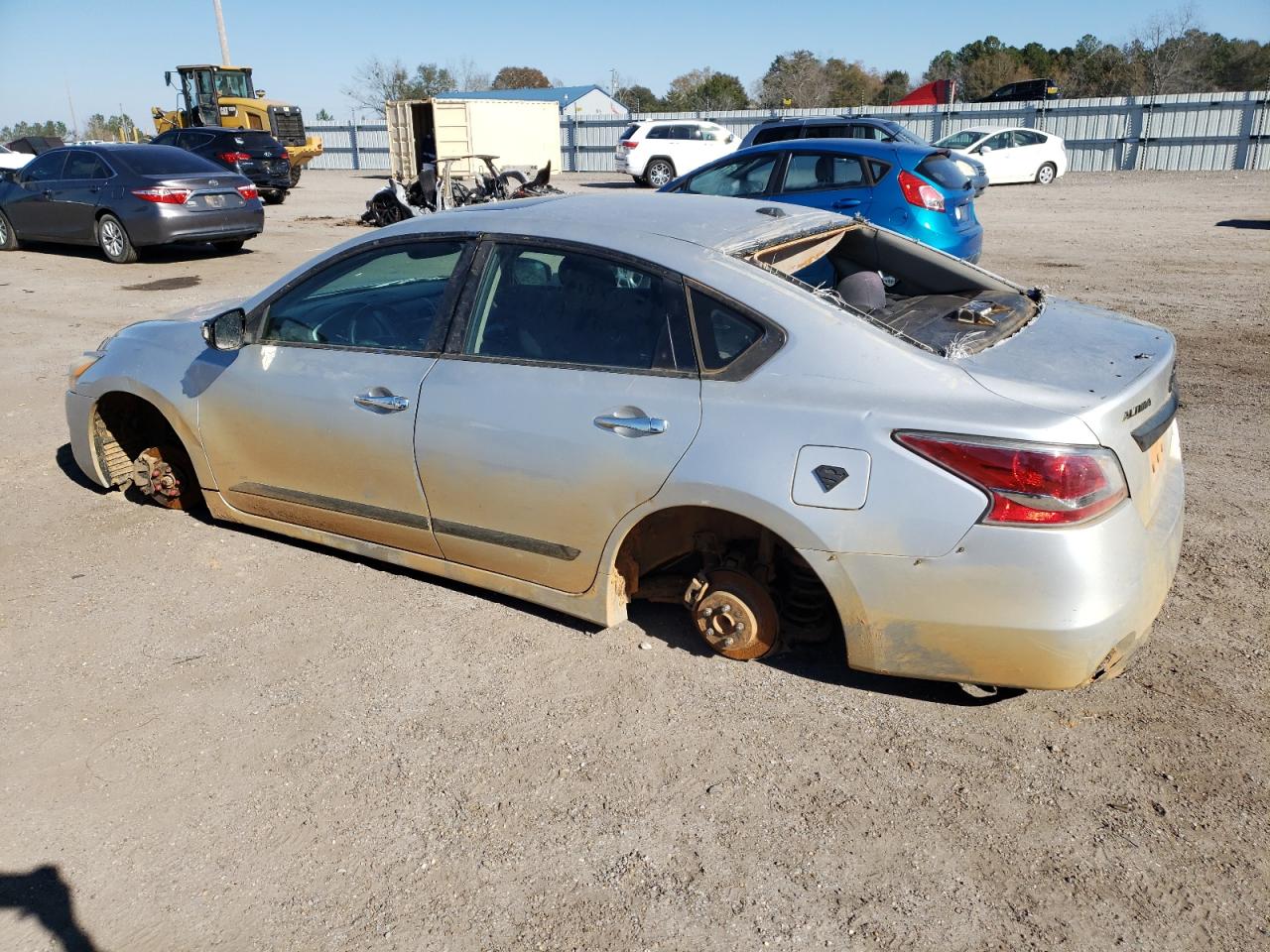 2015 Nissan Altima - Image 2