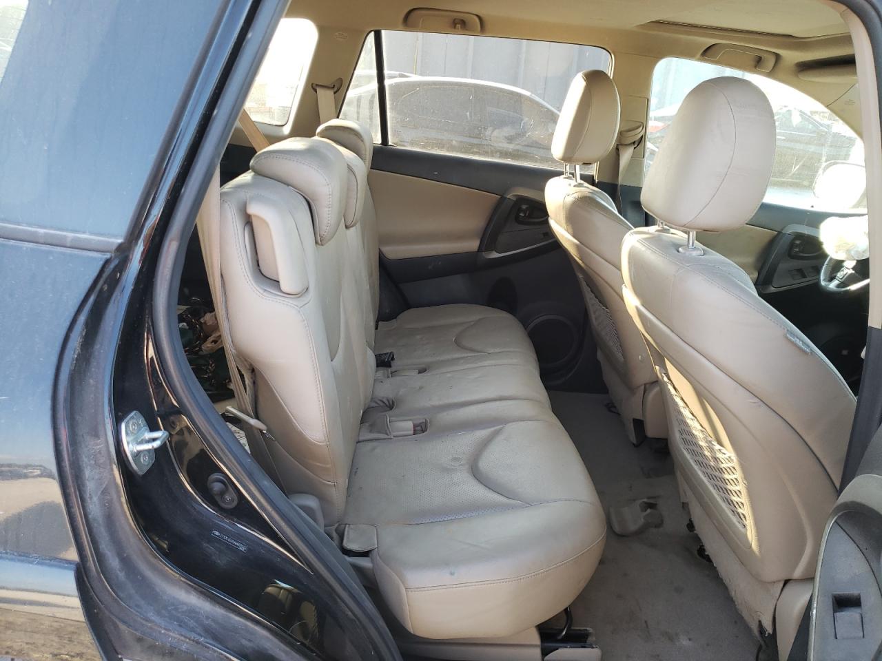 2010 Toyota RAV 4 - Image 11
