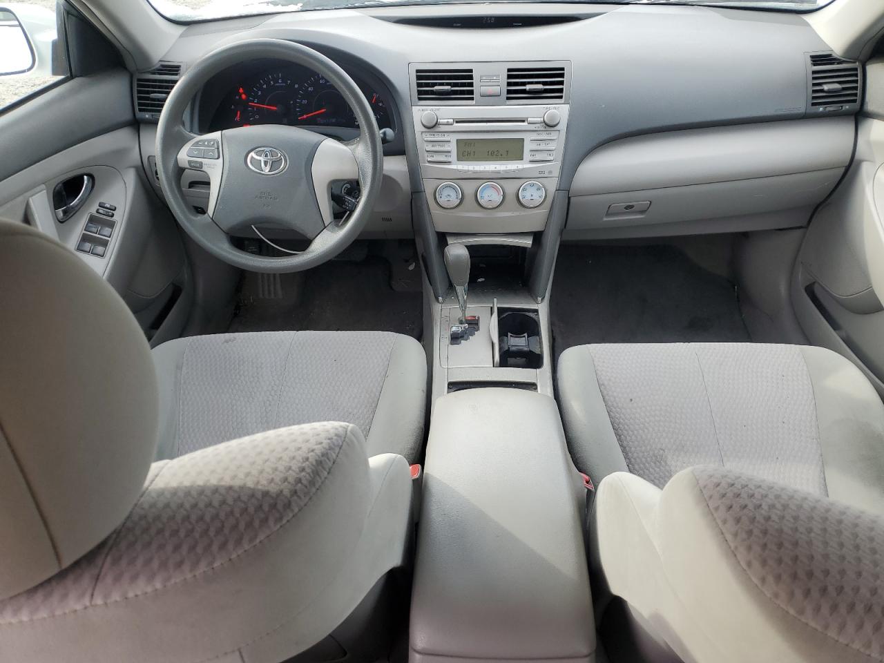 2011 Toyota Camry - Image 8