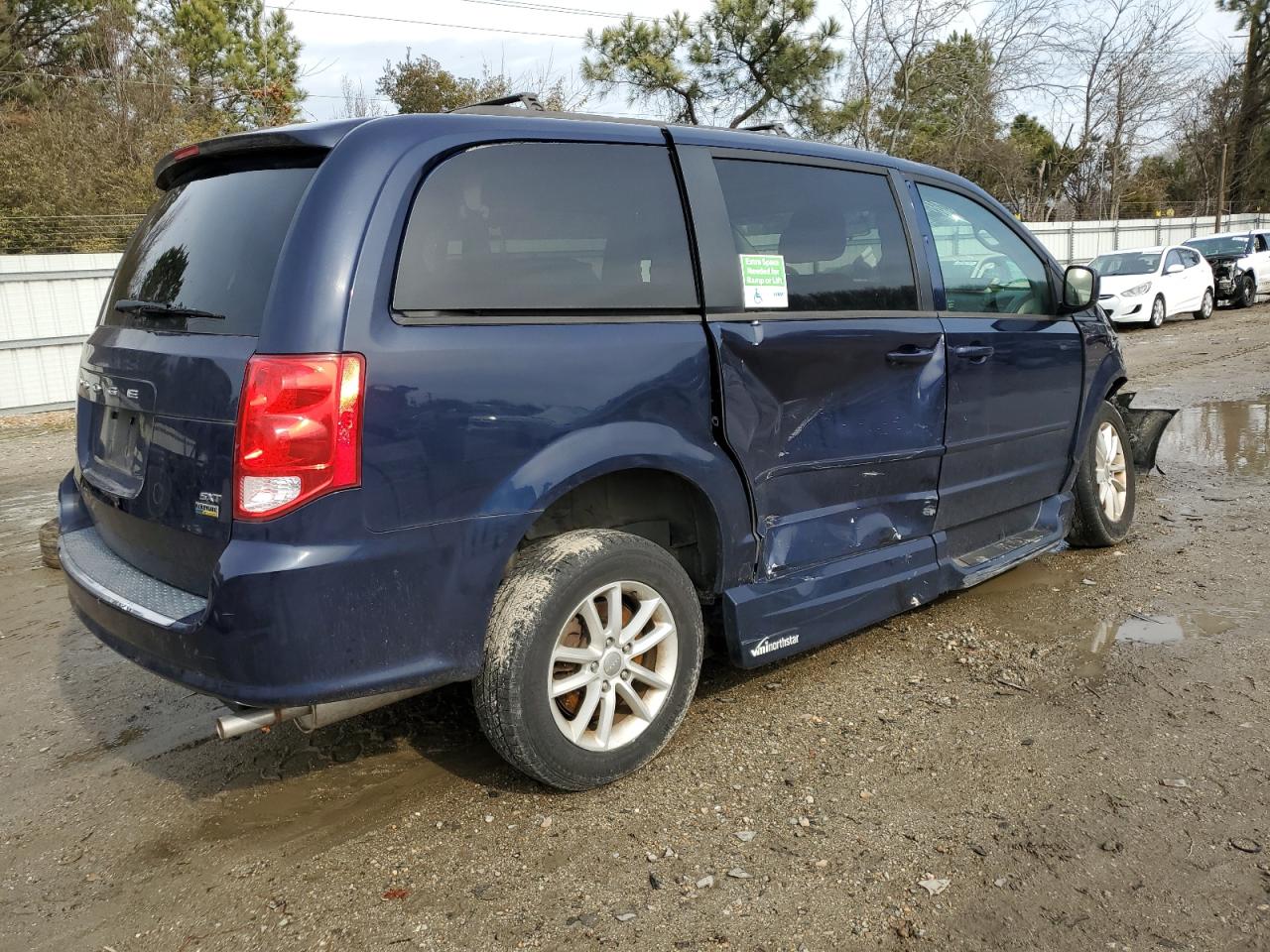 2014 Dodge Caravan - Image 3
