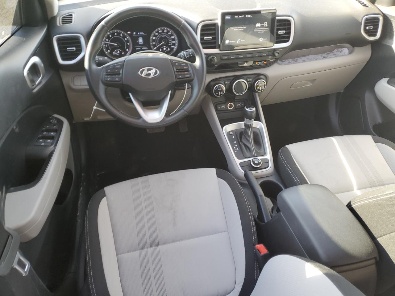 2022 Hyundai Venue - Image 8
