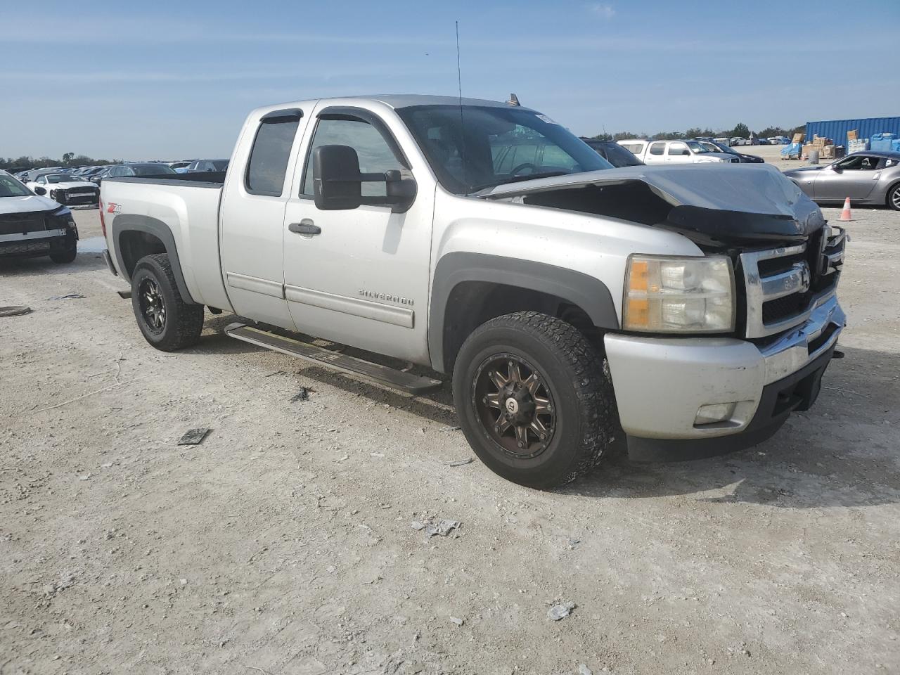 2011 Chevrolet Silverado - Image 4