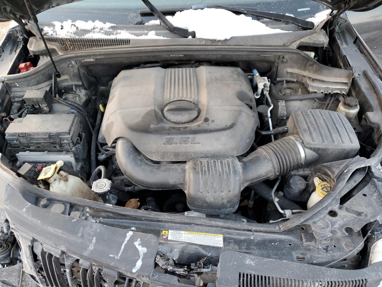 2011 Jeep Grand Cherokee - Image 12